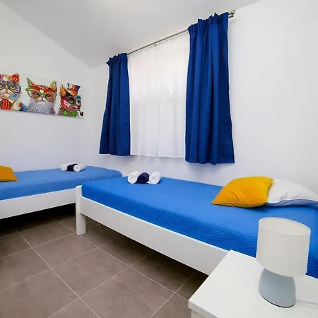 Fani - Autentic Postira